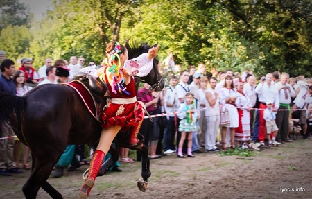 Мамаєва Слобода — "Коня на скаку"